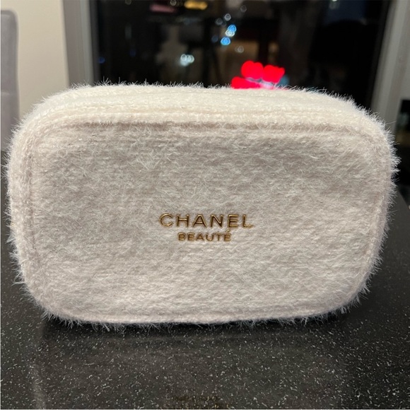 NEW CHANEL 2024 Holiday Cosmetics Case +MORE! 🖤 - Picture 6 of 10